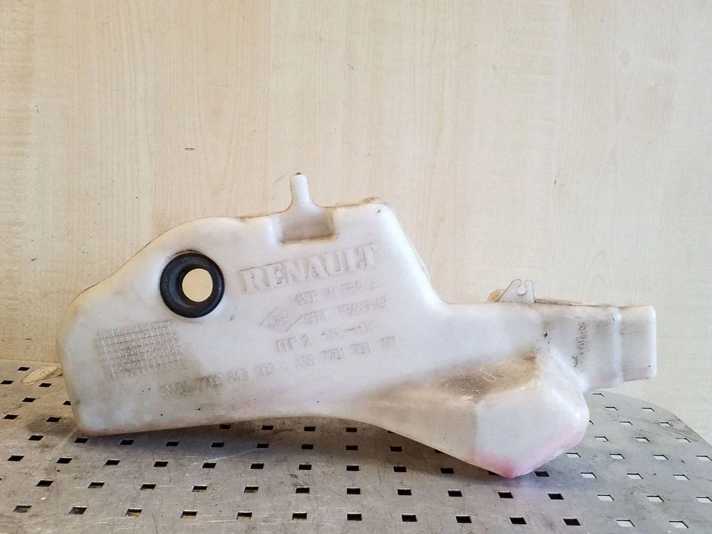 Windshield washer fluid reservoir/tank 7700843902C – Renault Scenic I (1996-2003)