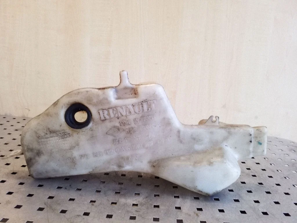 Windshield washer fluid reservoir/tank 7700843902D – Renault Scenic I (1996-2003)