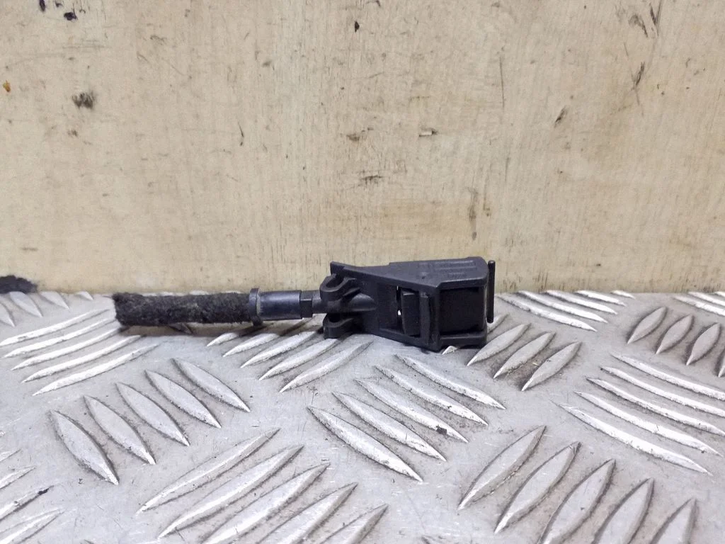 Windshield washer spray nozzle 6E0955985A