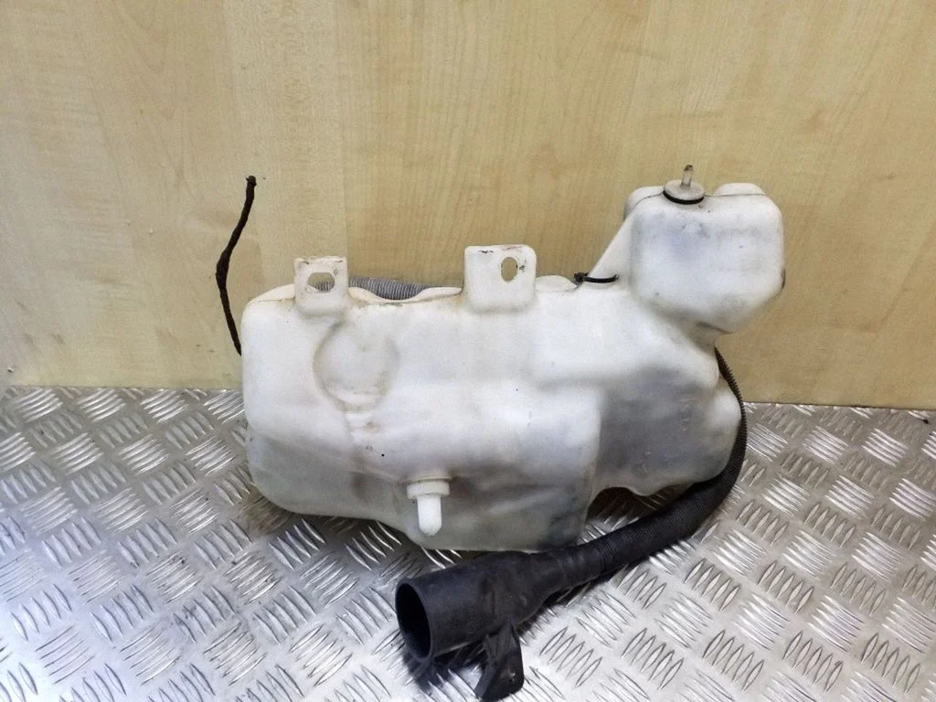Klaasipesuvedeliku paak 8364941A