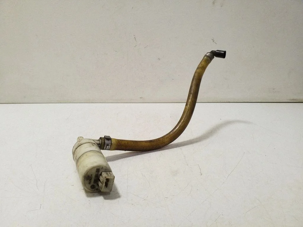 Headlight washer pump 1H0955681