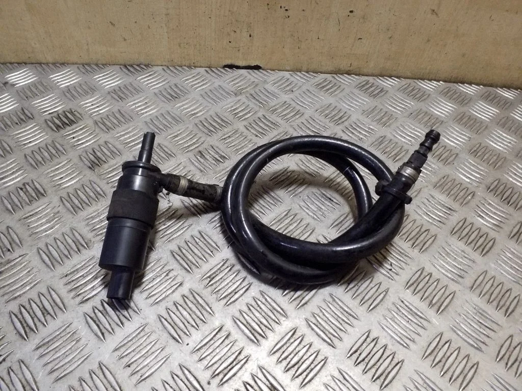 Headlight washer pump 3B0955681A