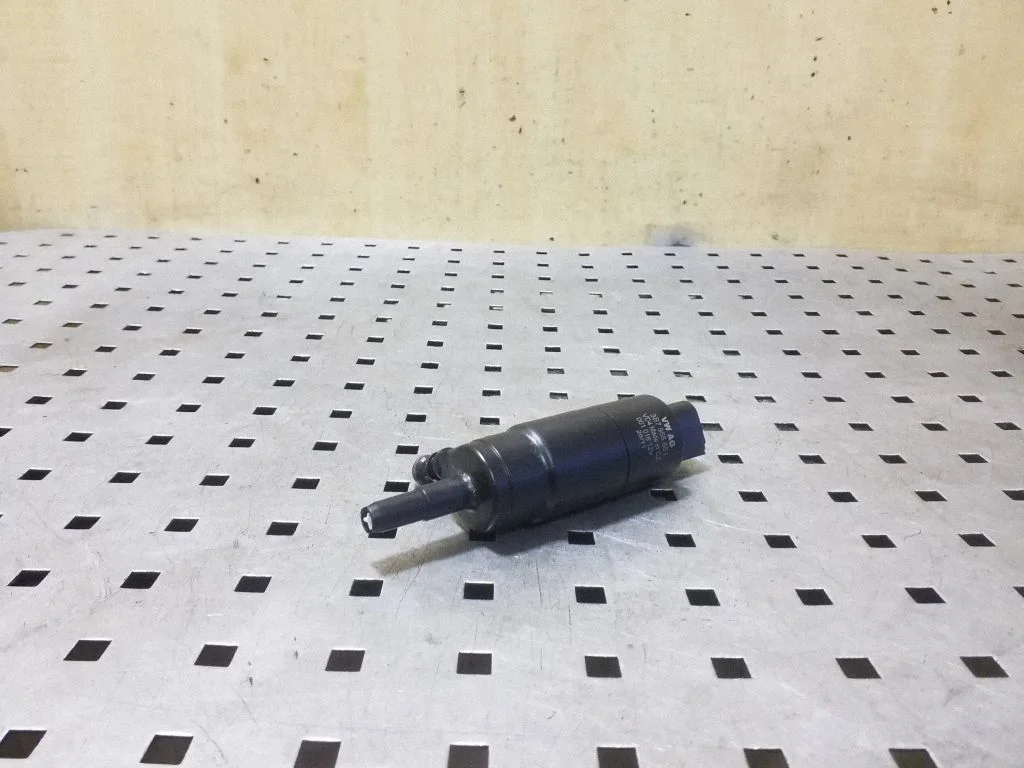 Headlight washer pump 3B7955681