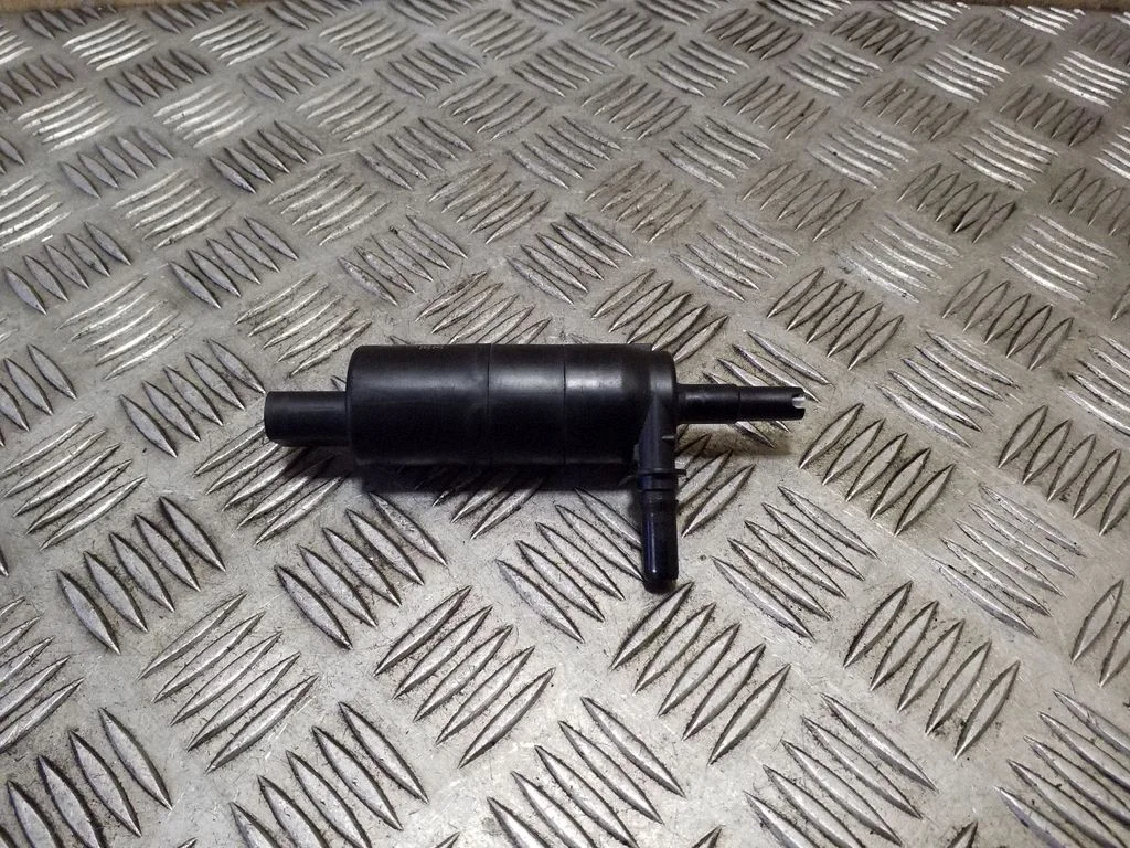 Headlight washer pump 67127217792