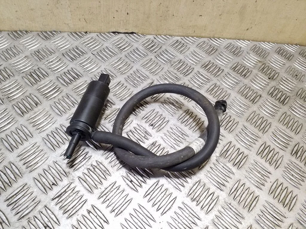 Headlight washer pump – Audi Q7 4L (2005-2015)