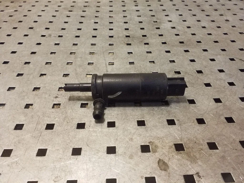 Tulepesuvedeliku pump 3B7955681