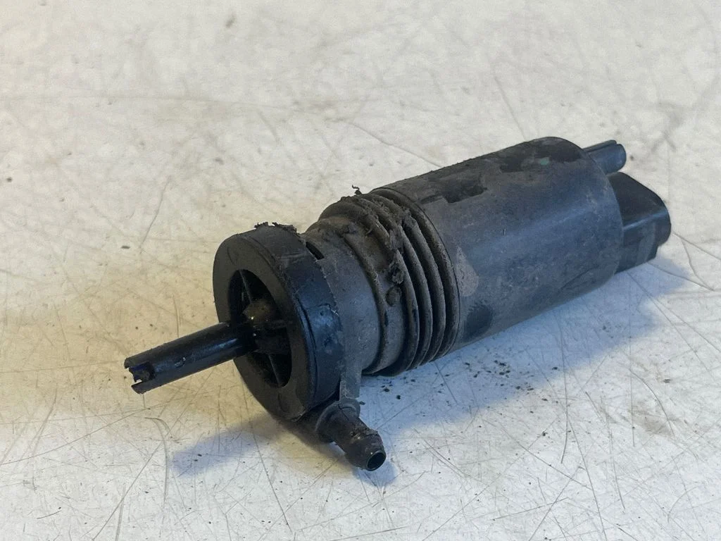 Klaasipesuvedeliku pump (klaaside) – Mercedes-Benz Vito Viano W447 (2014-)