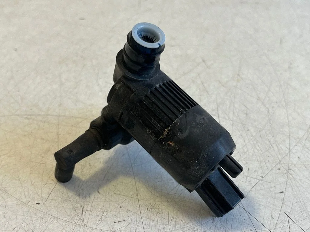 Windscreen/windshield washer pump DV6117664AA