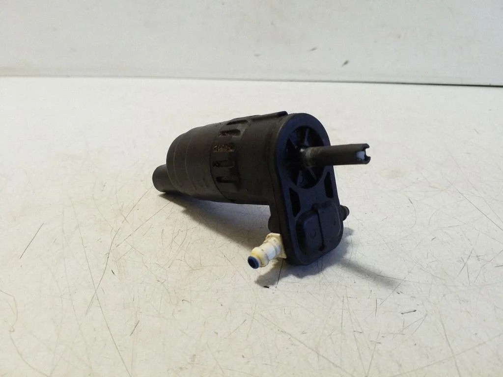 Windscreen/windshield washer pump 1K6955651 – Volkswagen Passat B7 USA (2012-2019)