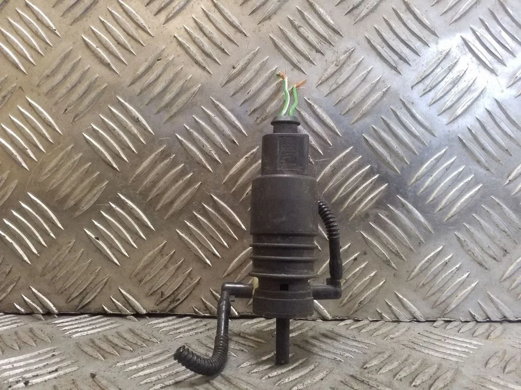 Klaasipesuvedeliku pump (klaaside) 1J0973722