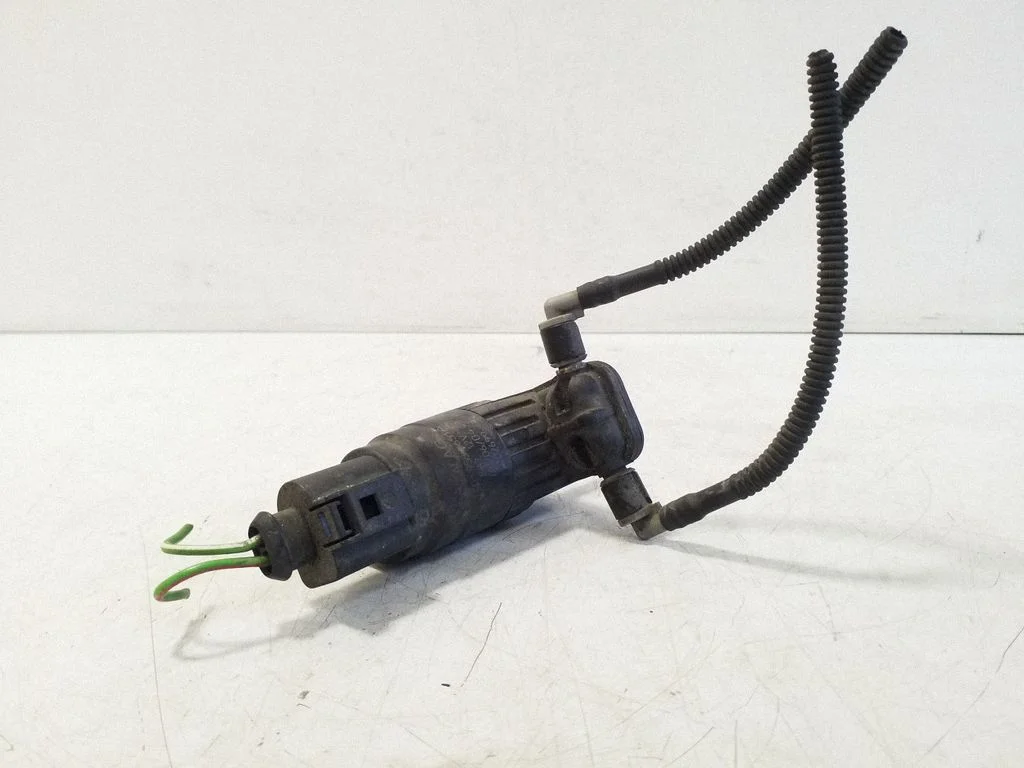 Klaasipesuvedeliku pump (klaaside) 1T0955651A