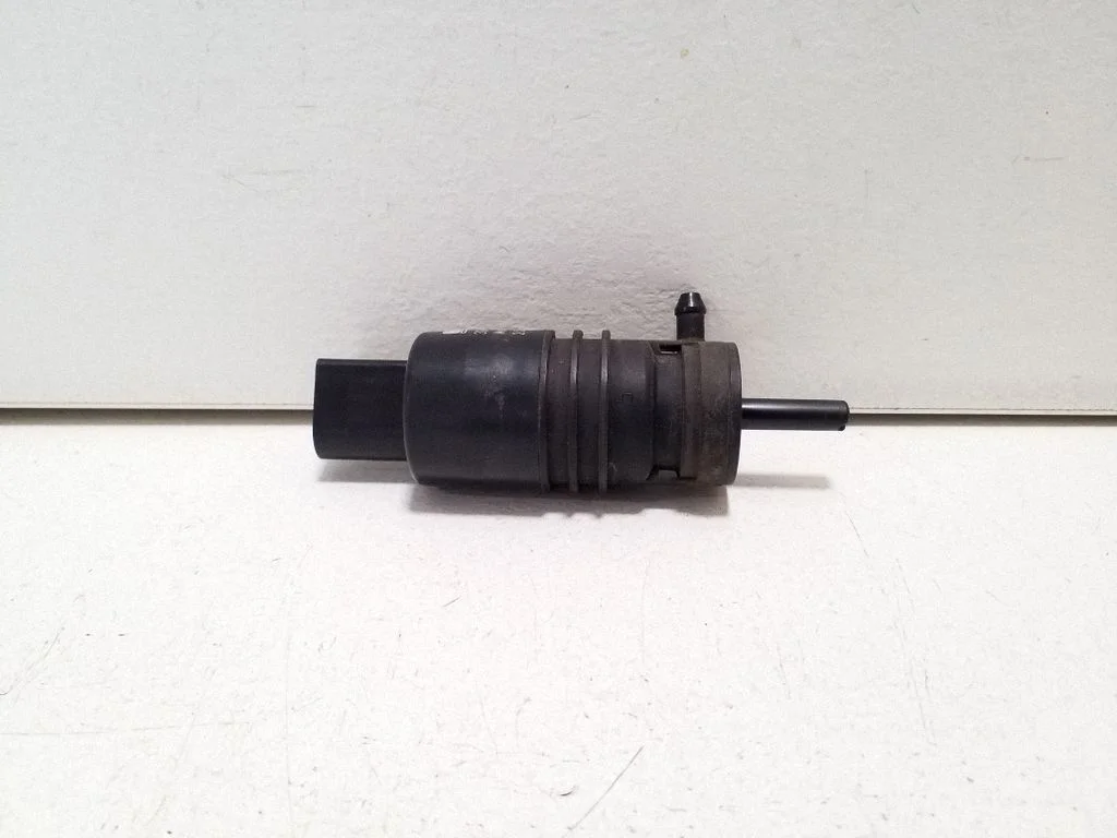 Windscreen/windshield washer pump