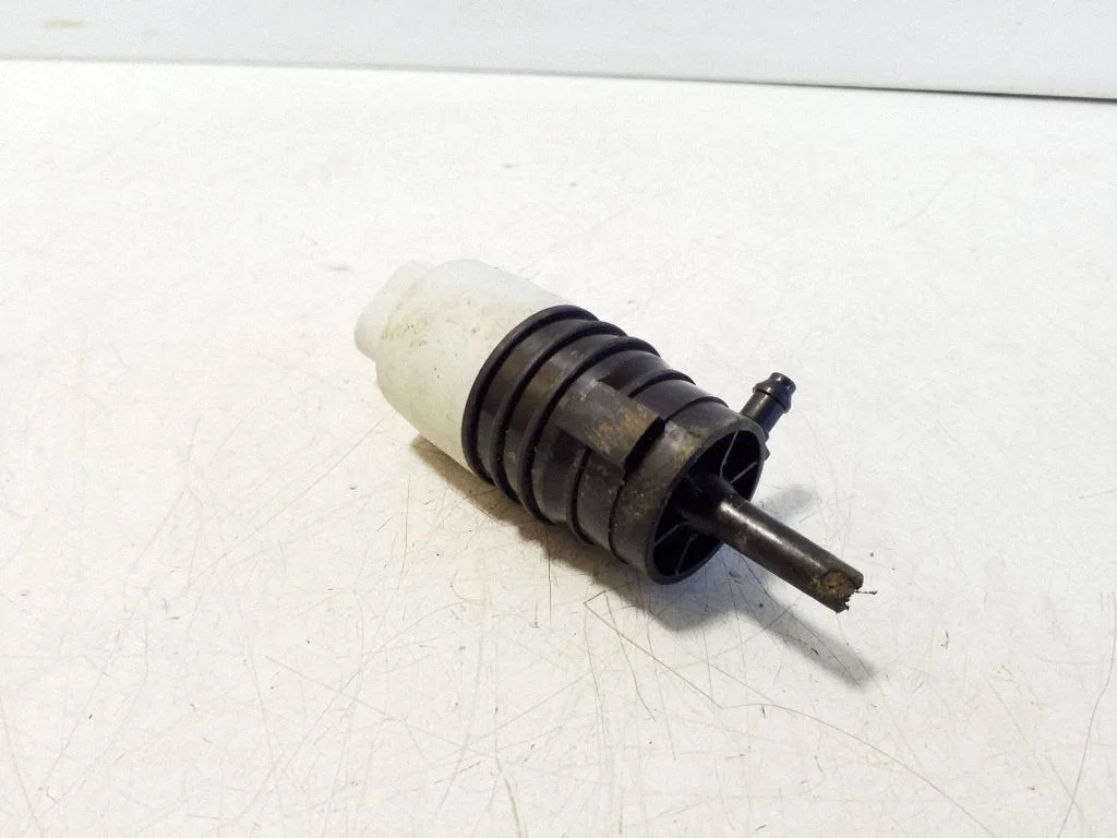 Windscreen/windshield washer pump 7298309