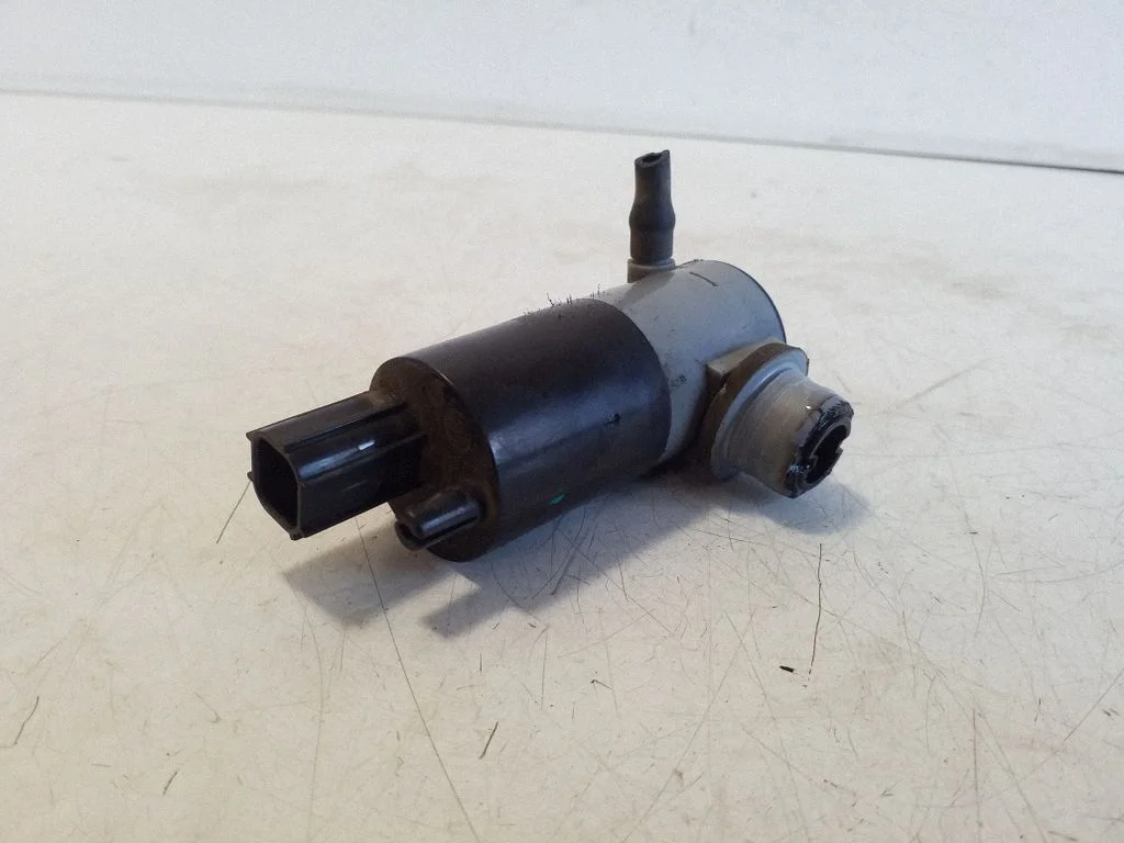 Windscreen/windshield washer pump – Ford Ranger (2012-2018)