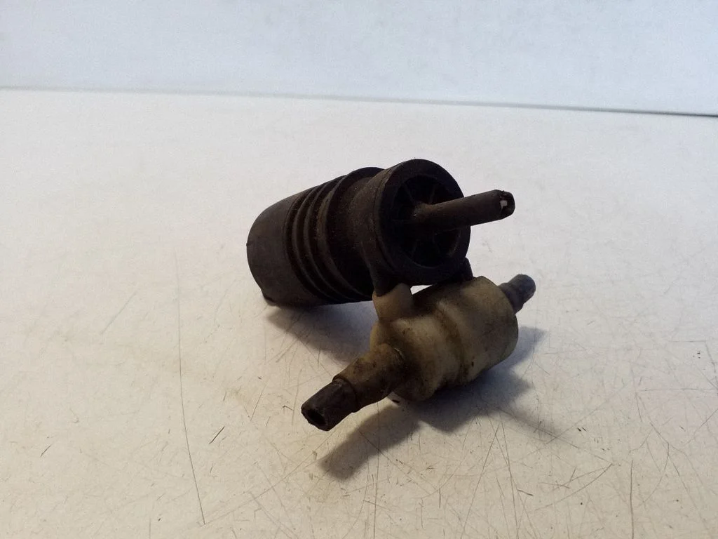 Windscreen/windshield washer pump