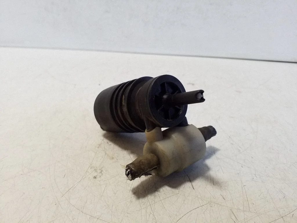 Windscreen/windshield washer pump