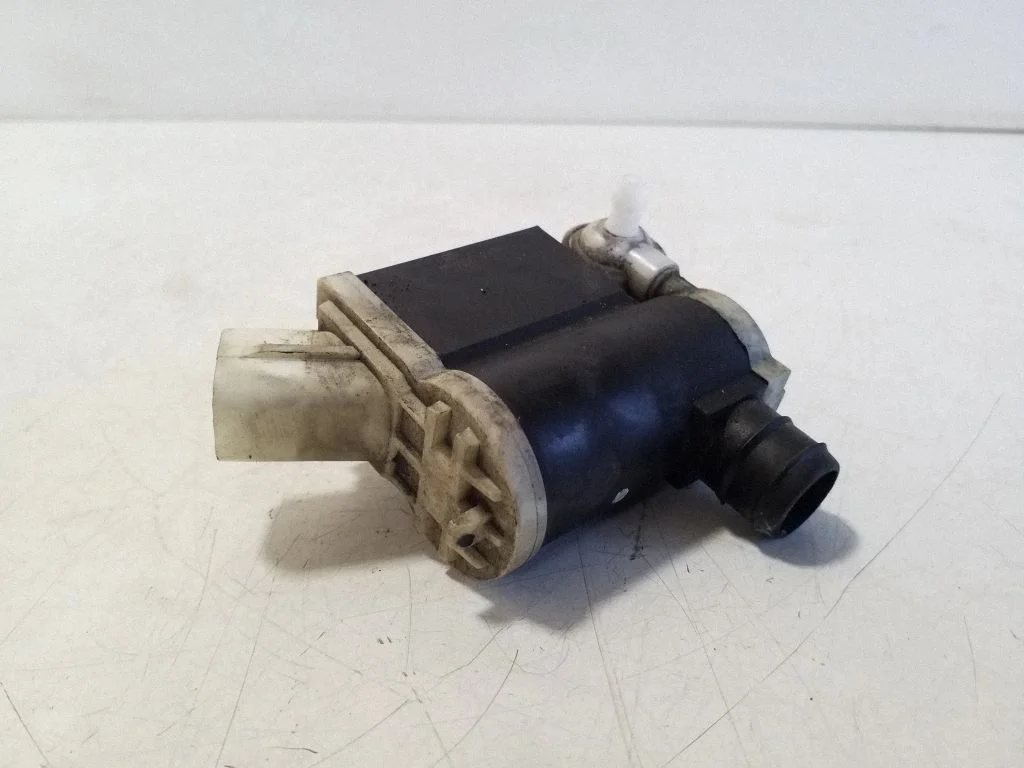 Klaasipesuvedeliku pump (klaaside) 985104Z000