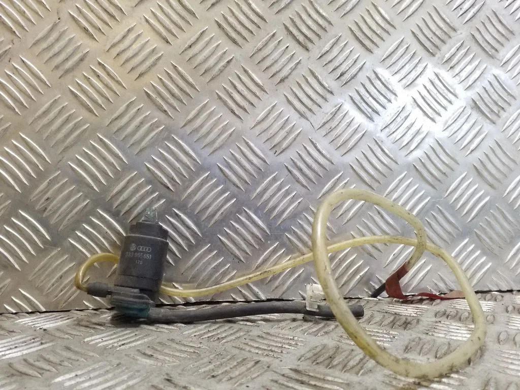 Windscreen/windshield washer pump 333955651
