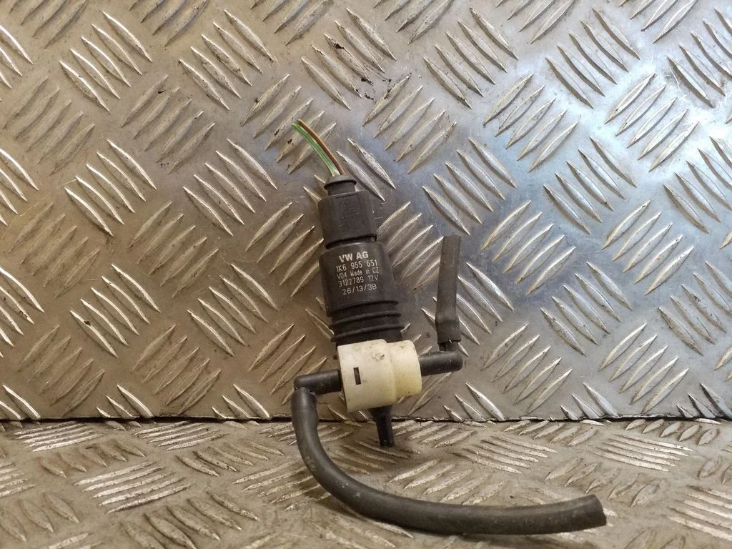 Klaasipesuvedeliku pump (klaaside) 1K6955651