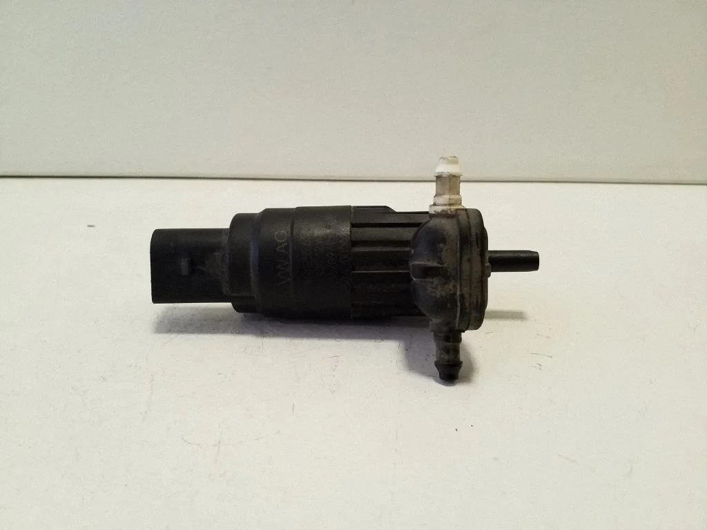 Windscreen/windshield washer pump 1K6955651