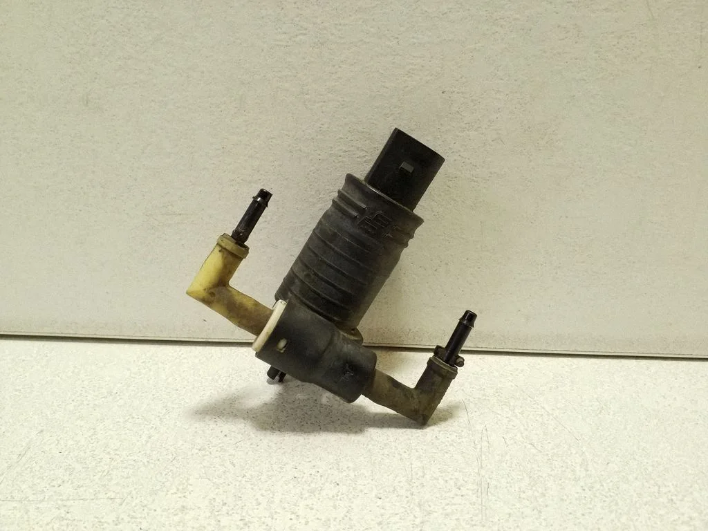 Windscreen/windshield washer pump 22363D