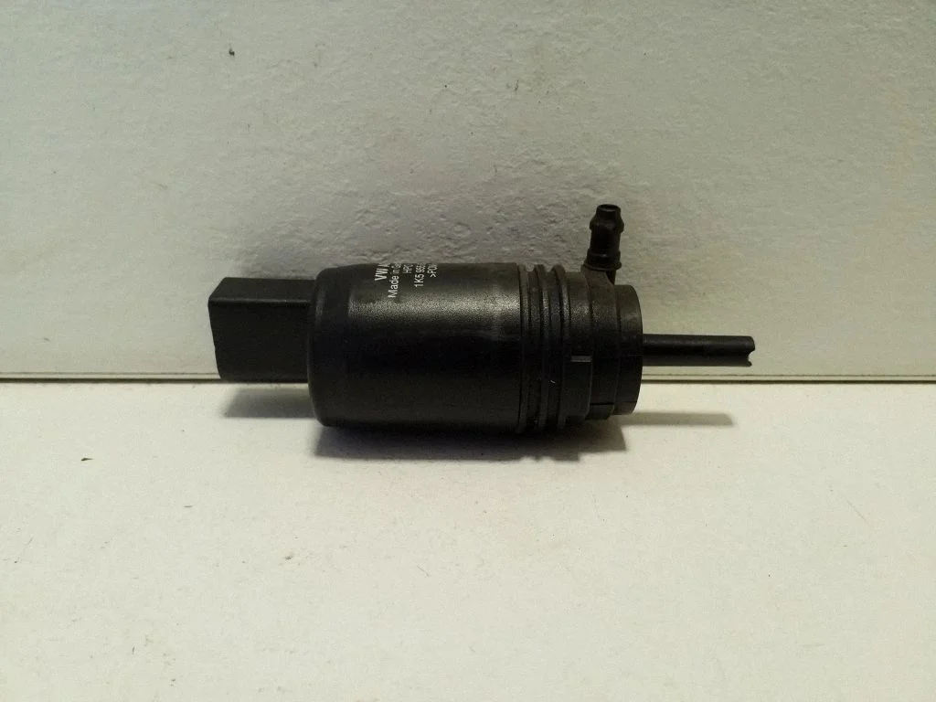 Windscreen/windshield washer pump 1K5955651