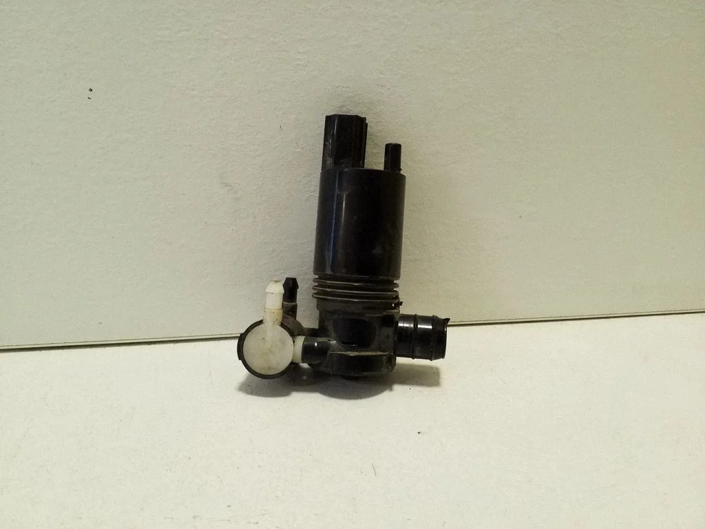 Windscreen/windshield washer pump 1026810