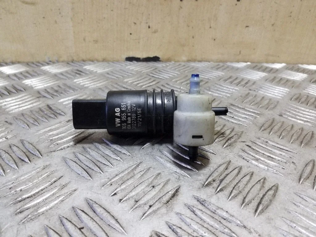 Windscreen/windshield washer pump 1K6955651