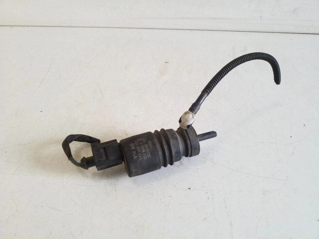 Windscreen/windshield washer pump 1T0955651 – Volkswagen Passat B6 (2005-2010)
