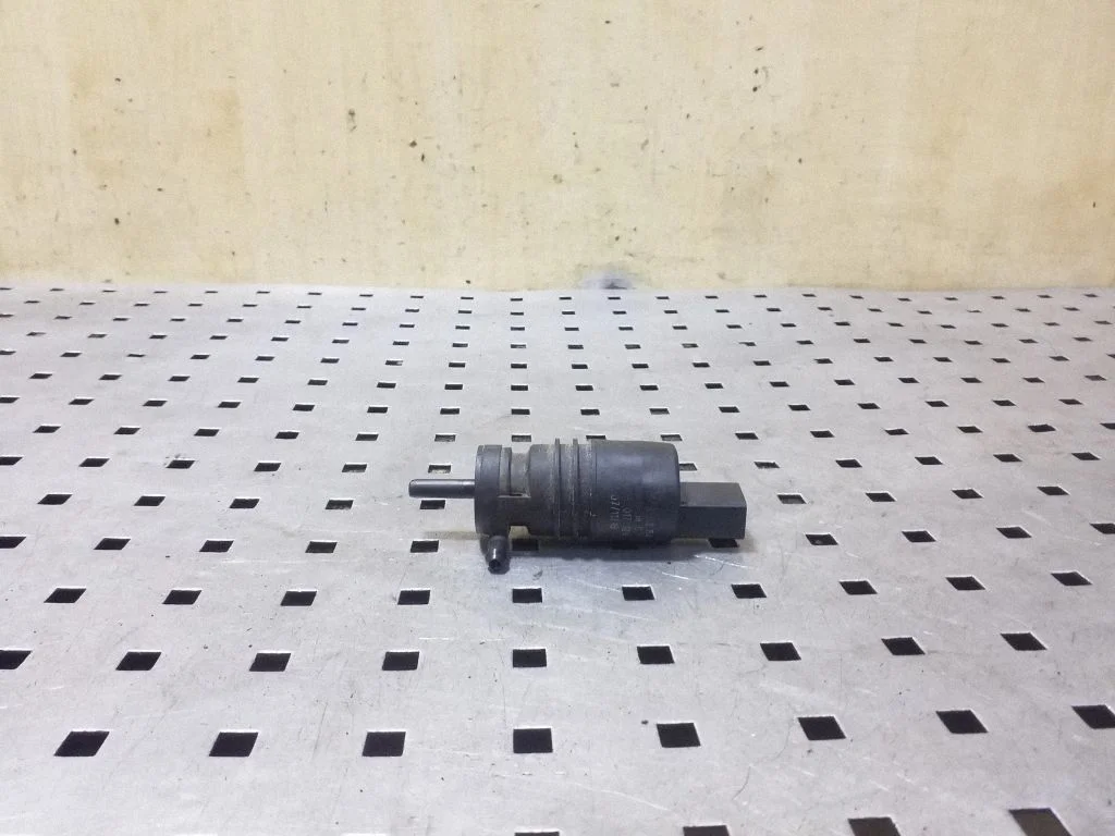 Klaasipesuvedeliku pump (klaaside) 8362154