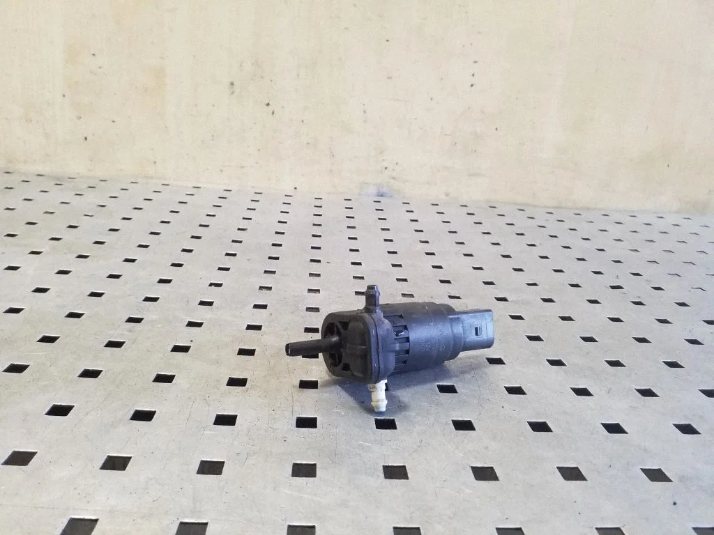 Klaasipesuvedeliku pump (klaaside) 1K6955651