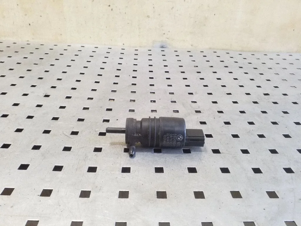 Klaasipesuvedeliku pump (klaaside) 67126934160