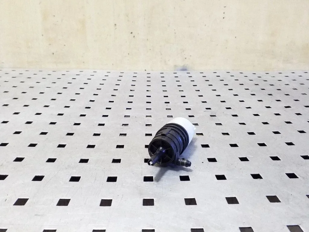 Windscreen/windshield washer pump 67127298309