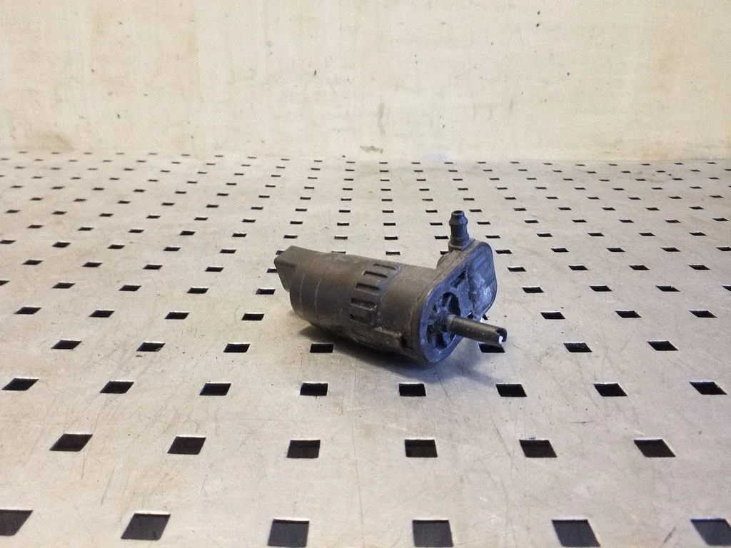 Klaasipesuvedeliku pump (klaaside) 1K6955651