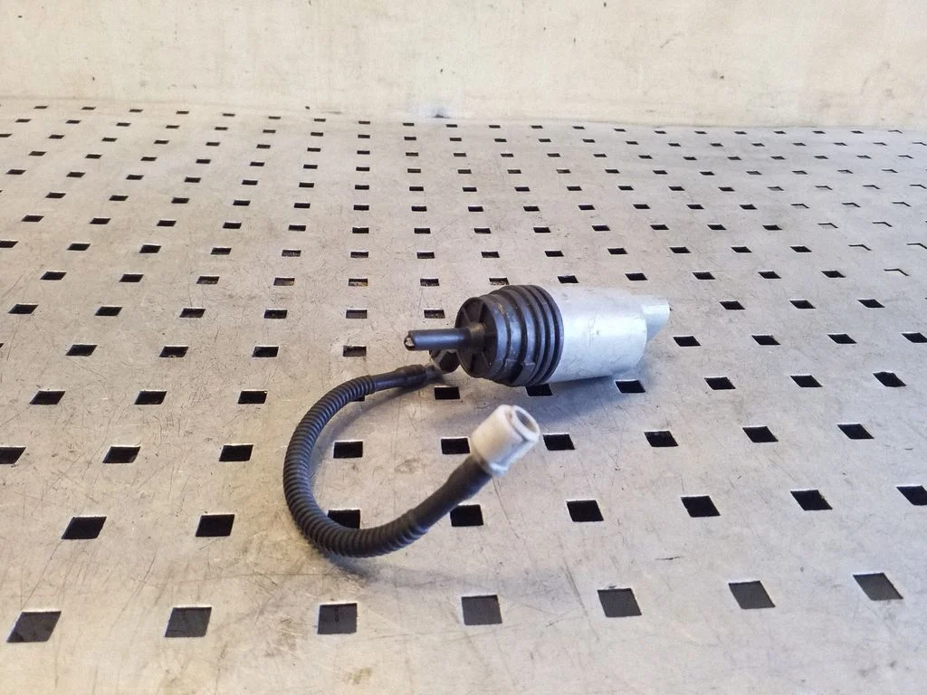 Windscreen/windshield washer pump