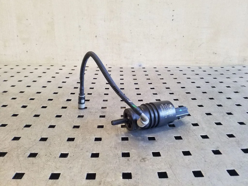Windscreen/windshield washer pump 67126934160