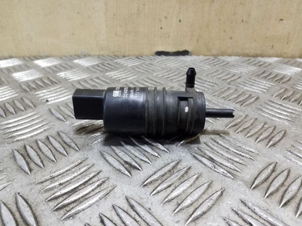 Windscreen/windshield washer pump 13250356