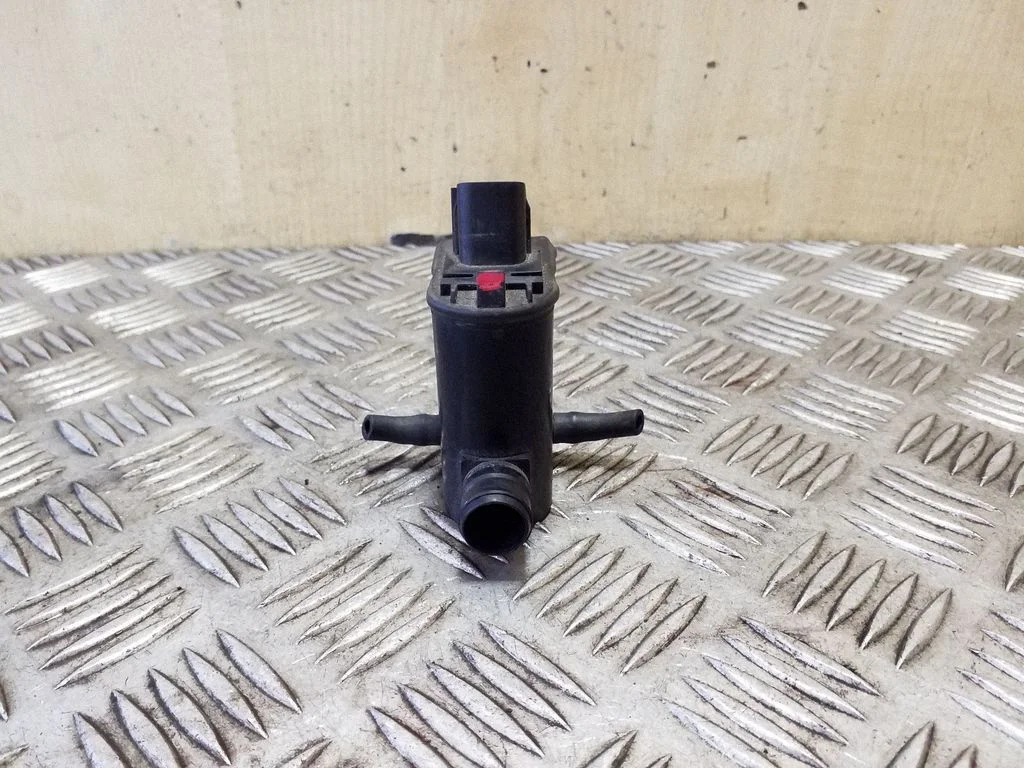 Windscreen/windshield washer pump 985101W000