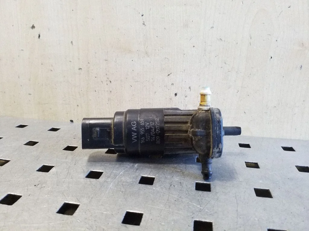 Klaasipesuvedeliku pump (klaaside) 1K6955651