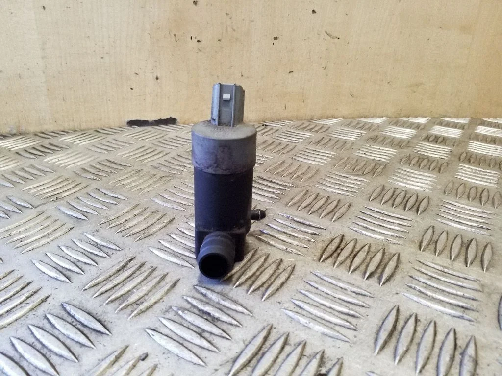 Windscreen/windshield washer pump