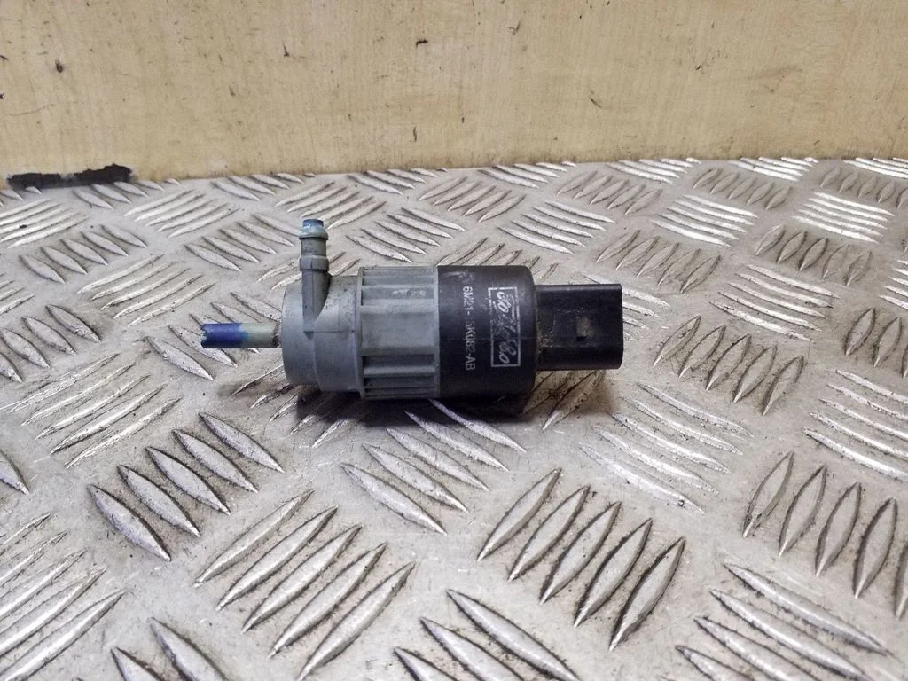 Windscreen/windshield washer pump 6M2113K082AB