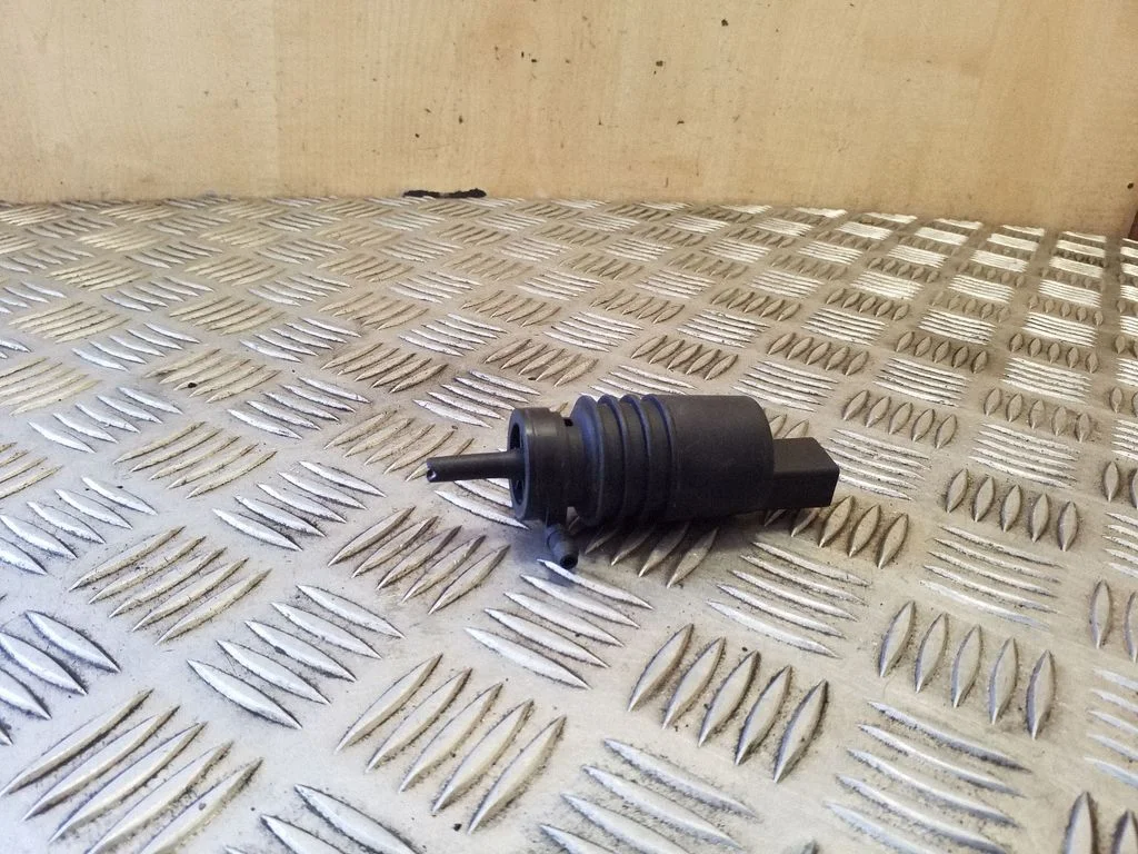 Windscreen/windshield washer pump