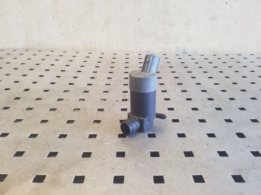 Windscreen/windshield washer pump