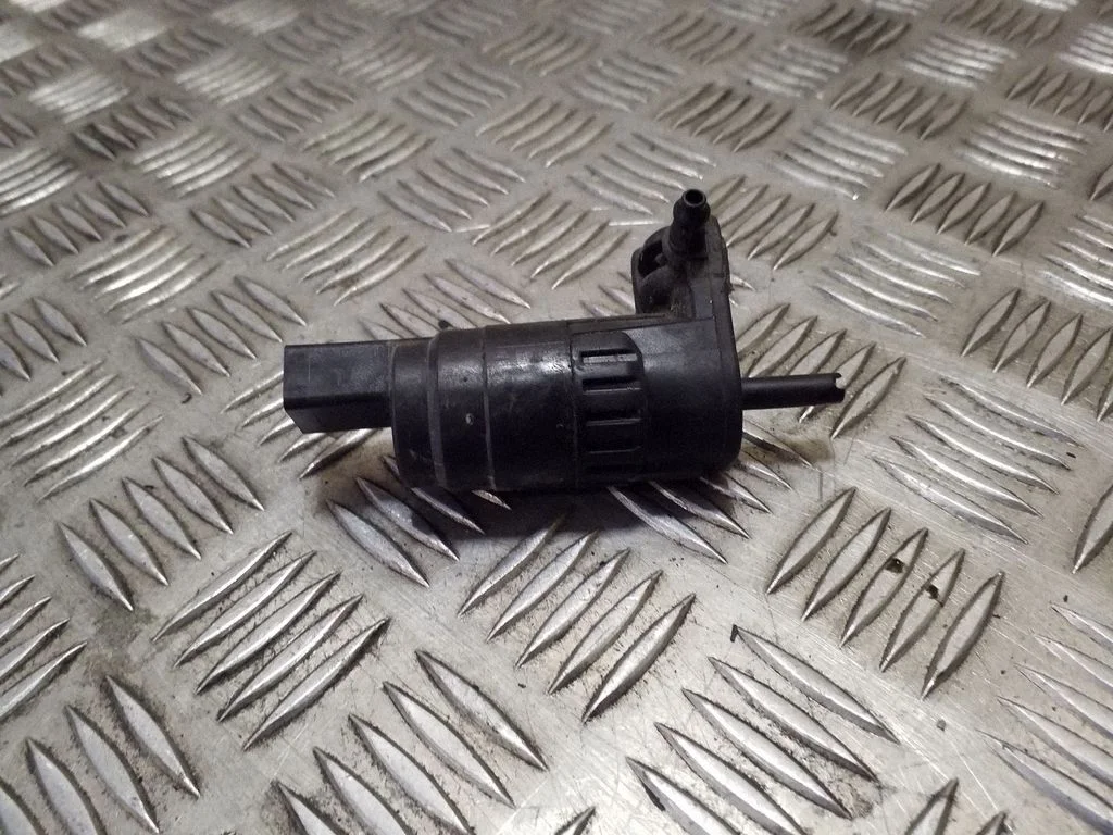 Windscreen/windshield washer pump 1K6955651