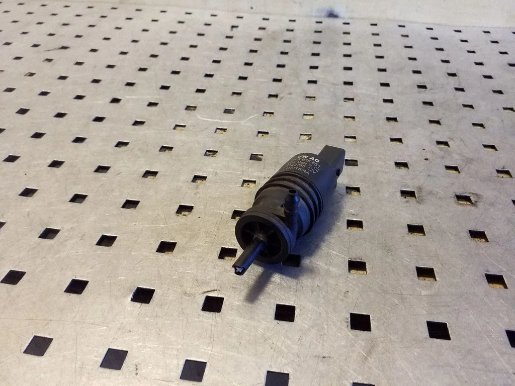Windscreen/windshield washer pump 1K5955651 – Volkswagen Passat CC (2008-2016)