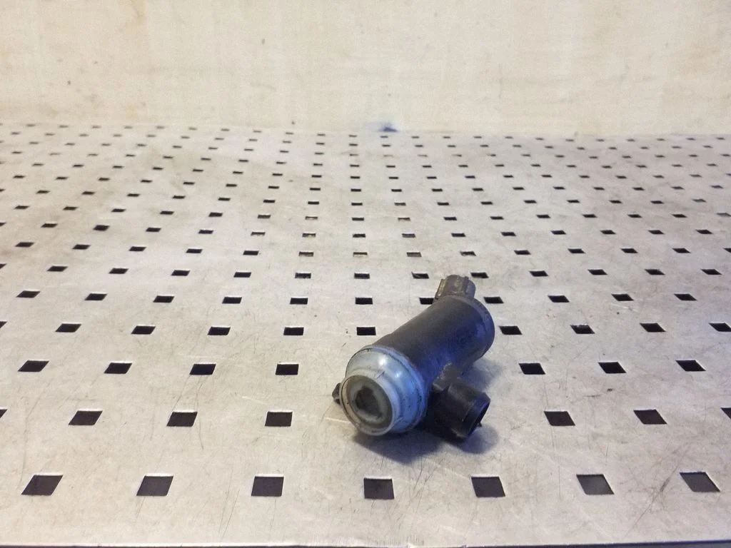 Klaasipesuvedeliku pump (klaaside) – Subaru Outback (2009-2014)