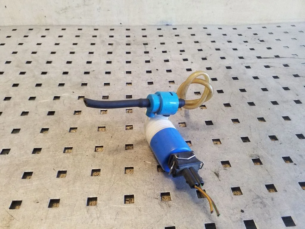 Windscreen/windshield washer pump
