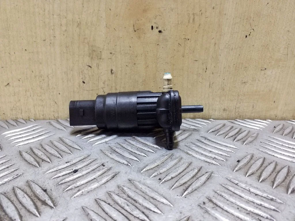 Klaasipesuvedeliku pump (klaaside) 1K6955651
