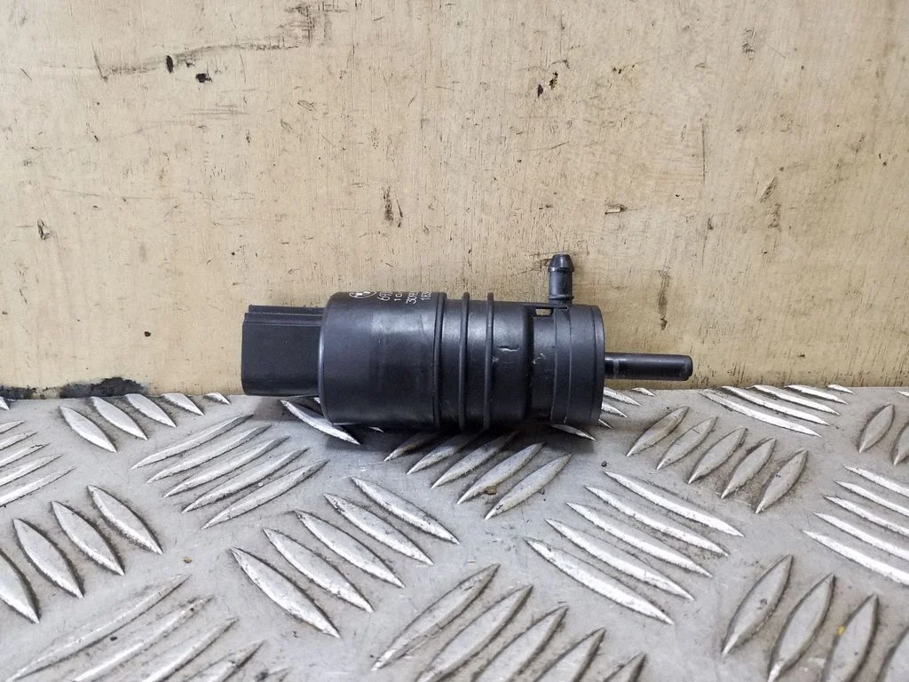 Windscreen/windshield washer pump 67126934160