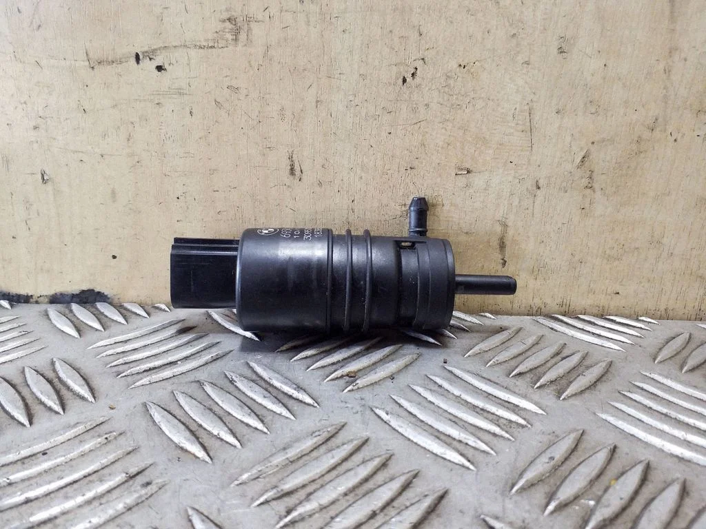 Windscreen/windshield washer pump 67126934160